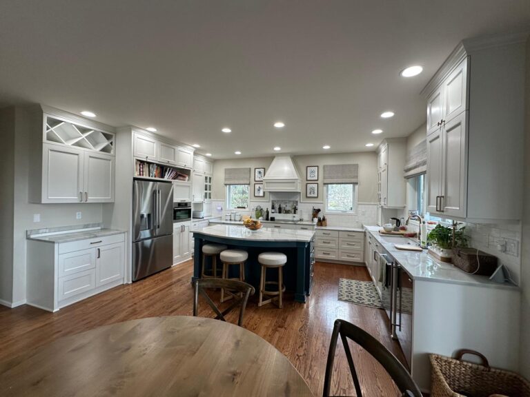 Kitchen cabinet color trends in Everett WA with modern neutral tones